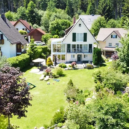 Otel Wolfsgrund Feat. Wolfshohle *